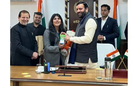 Haryana CM Meets Gurgaon’s Viral Hair Care Mom, Asks Her the Secret Behind “Daadi Ka Magic”