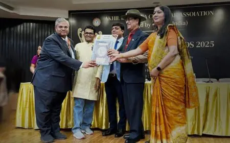 Dr. Vikas Singhal Honored with Bharat Shri Award 2025 for Advancing Evidence-Based Homeopathic Practice