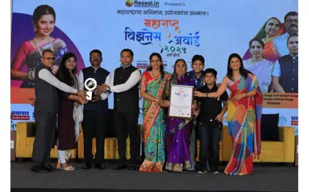 Best Business Personality Of The Year – Hirabai Nivruti Dange And Ramesh Dange And Meeta Dange & Mohan Dange