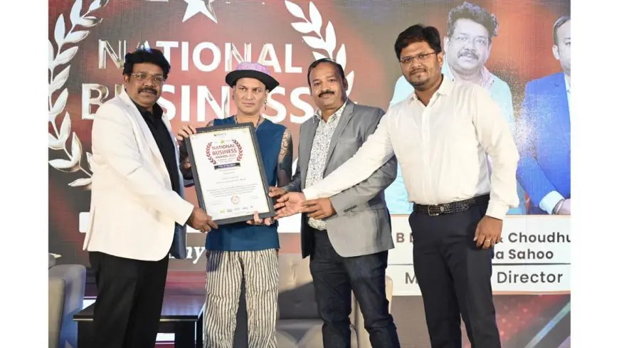 S B Debadatta and Choudhury Debabrata Sahoo’s Henny Fresh Awarded Most Eco-Conscious Poultry Brand