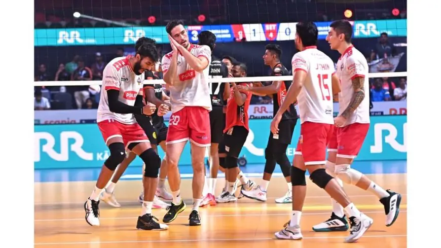 PVL 2025 Season 4 (Match 31): Kolkata Thunderbolts celebrate Diwali with 3–1 win over Hyderabad Black Hawks