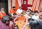 Mahamandaleshwar Kailashanand Giri met devotees at RPS 12th Avenue, Faridabad