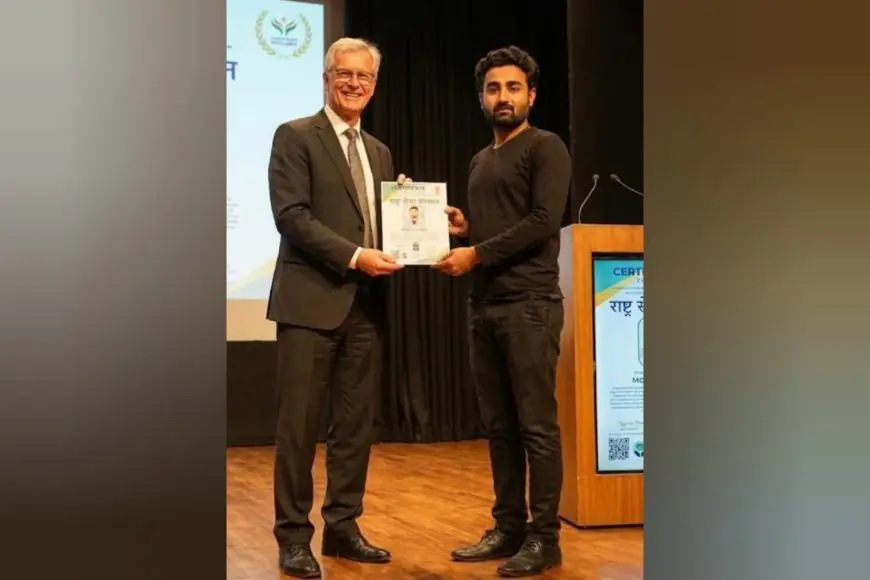 Morziul Haque Honoured with National Service Excellence Award for His Outstanding Contribution to Public Health in Punjab