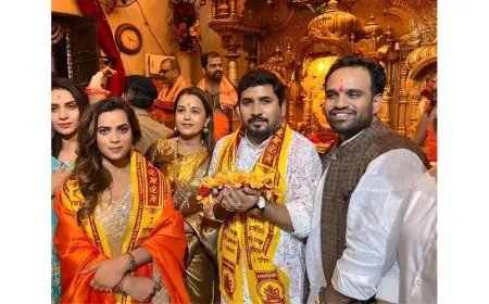 Saathi – The Youth Foundation Promotes Brotherhood and Humanity at Siddhivinayak Temple Felicitation
