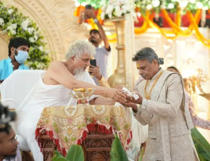 Businessman Sharadbhai Zaveri becomes Param Pujya Muniraj Shri Shaurya Bhushan Vijay Ji Maharaj Saheb after Jain Diksha today