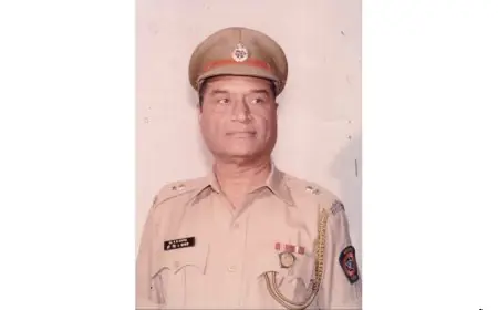 Mulkha Vegala (Extraordinary) Untold Story of uncommon Dr. S. R. Kapse Police Officer