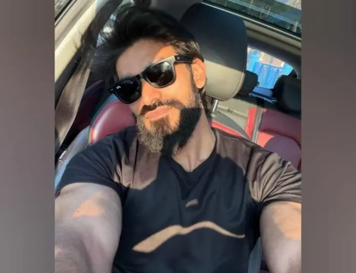 Aadeeanant officially declined the offer to participate in the reality show The 50 in early 2026